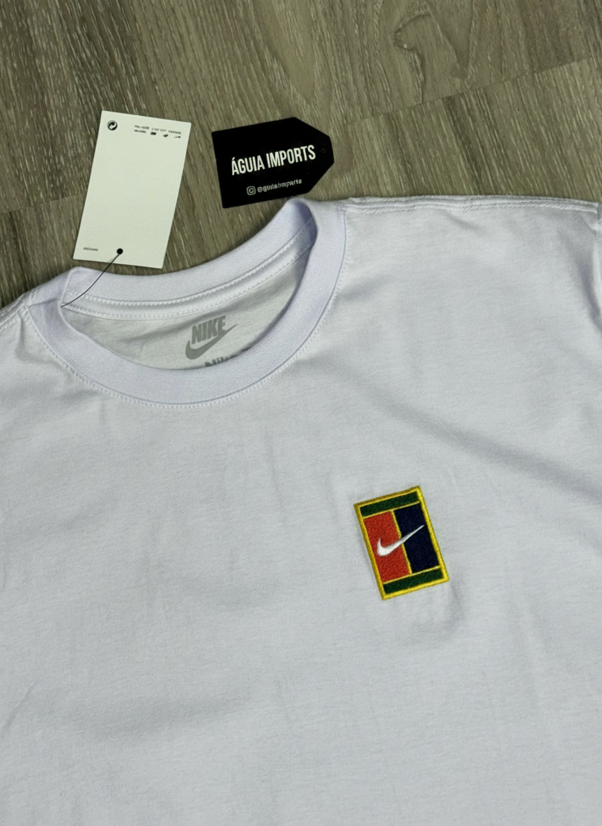 CAMISETA NK COURT HERITAGE - BRANCA