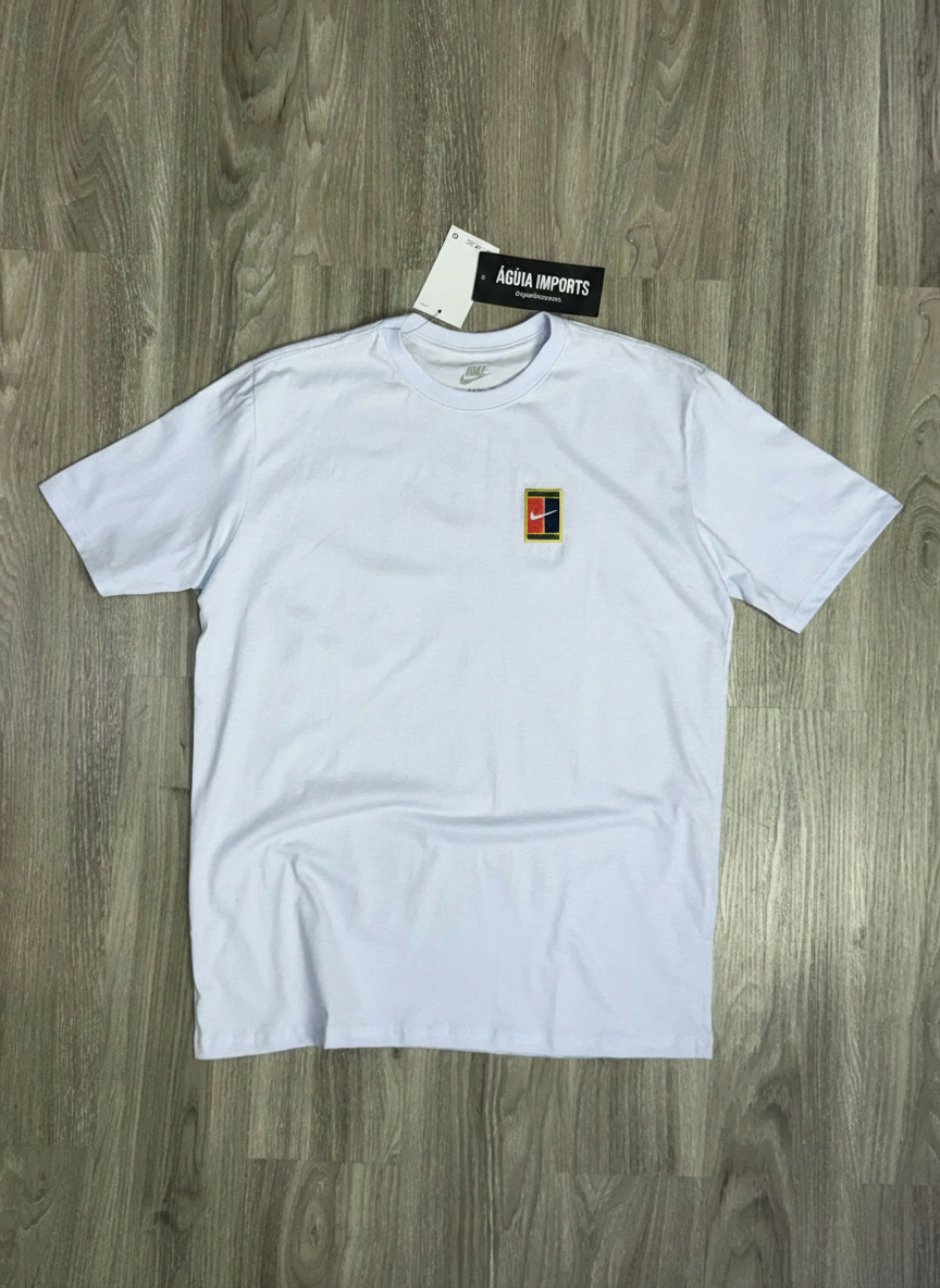 CAMISETA NK COURT HERITAGE - BRANCA